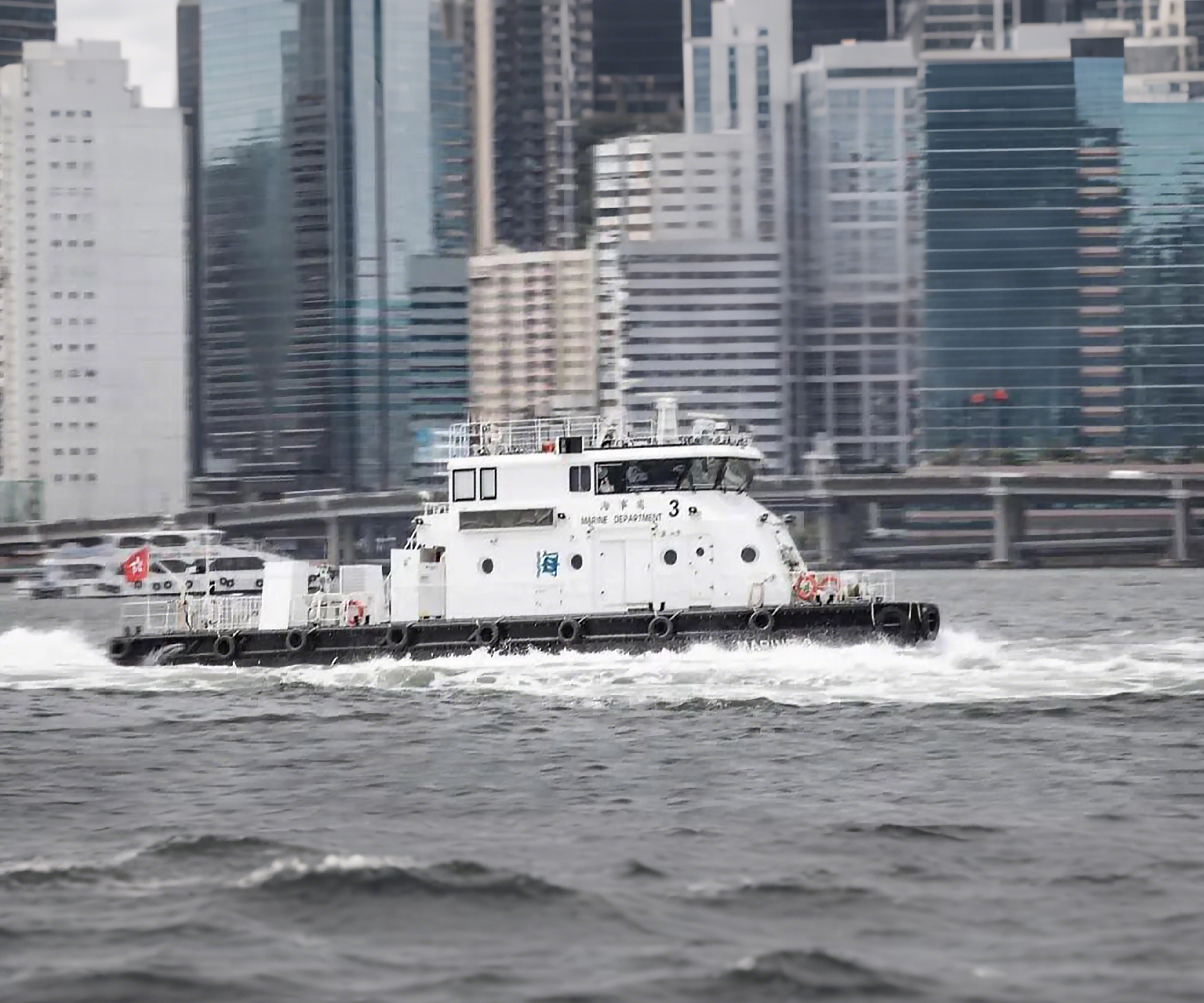 科技护航安全丨pp电子科技混动巡逻艇亮相香港反恐演习